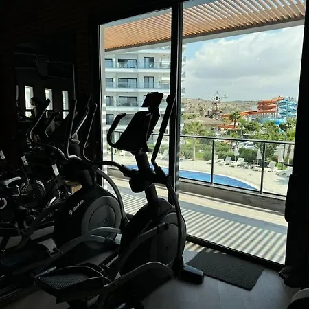 Schoenes Mit Meerblick Auf Nordzypern, In Caesar Blue Isabella 70 *