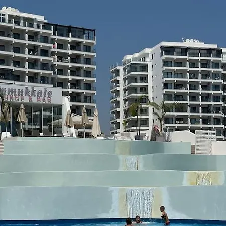 Schoenes Mit Meerblick Auf Nordzypern, In Caesar Blue Isabella 70 *