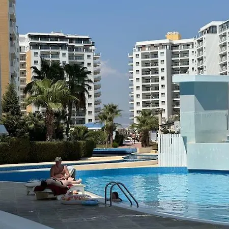 Schoenes Mit Meerblick Auf Nordzypern, In Caesar Blue Isabella 70 Apartmán *