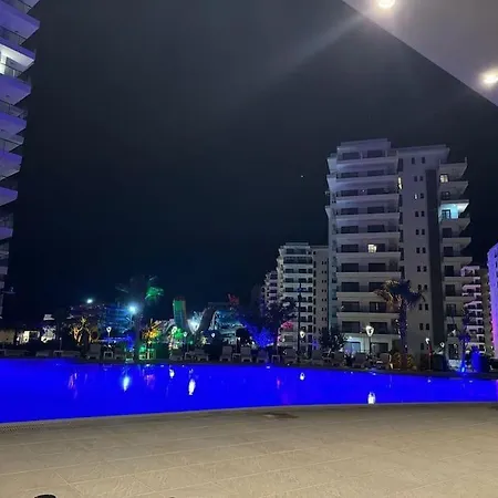 Schoenes Mit Meerblick Auf Nordzypern, In Caesar Blue Isabella 70 Apartmán *