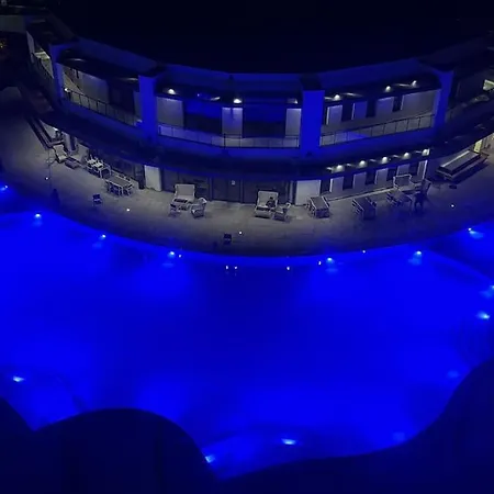 Schoenes Mit Meerblick Auf Nordzypern, In Caesar Blue Isabella 70 * Boghaz