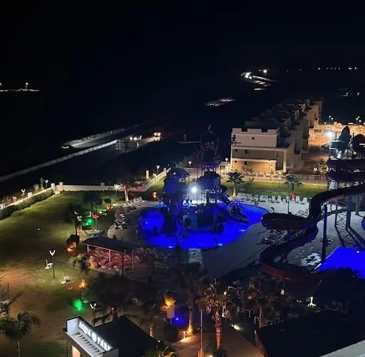 Schoenes Mit Meerblick Auf Nordzypern, In Caesar Blue Isabella 70 * Rizokarpaso