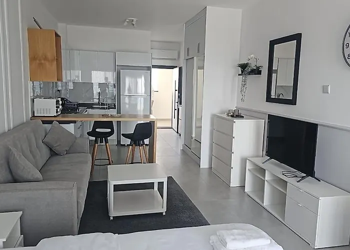 Schoenes Mit Meerblick Auf Nordzypern, In Caesar Blue Isabella 70 Apartment Rizokarpaso